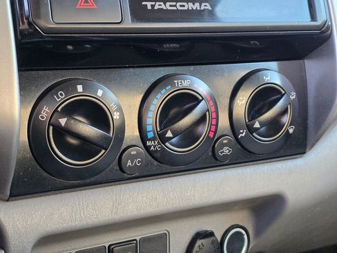 Used 2015 Toyota Tacoma PreRunner w/ SR5 Package RWD image 28