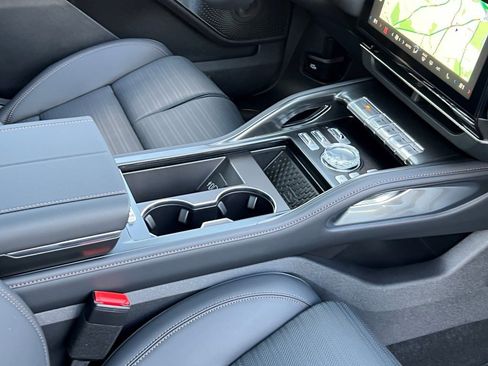 New 2026 Lincoln Nautilus Reserve image 10