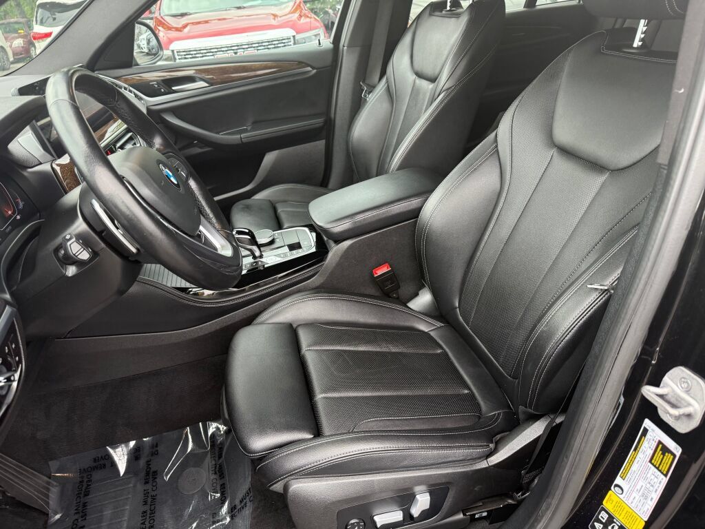 Used 2023 BMW X4 xDrive30i w/ Parking Assistance Package AWD/4WD image 11