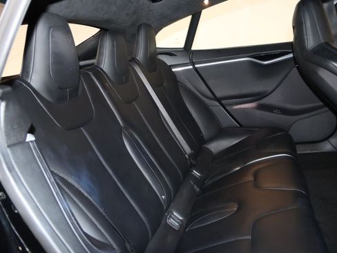 Used 2015 Tesla Model S 70 image 56
