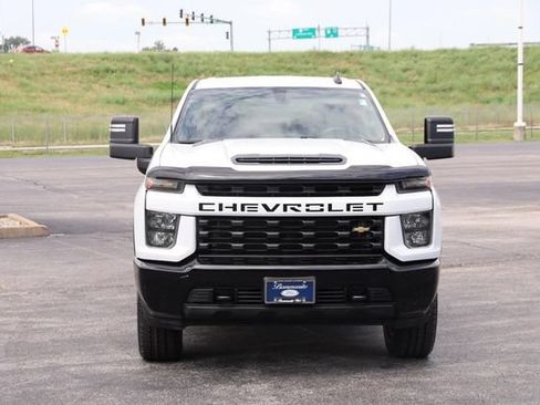 Used 2022 Chevrolet Silverado 2500 Custom w/ Custom Value Package AWD/4WD image 4