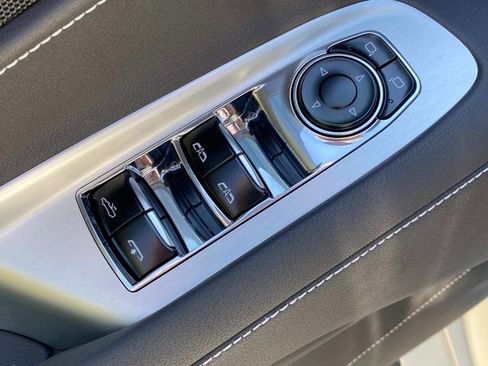 Used 2025 Chevrolet Corvette Stingray w/ Z51 Performance Package image 11