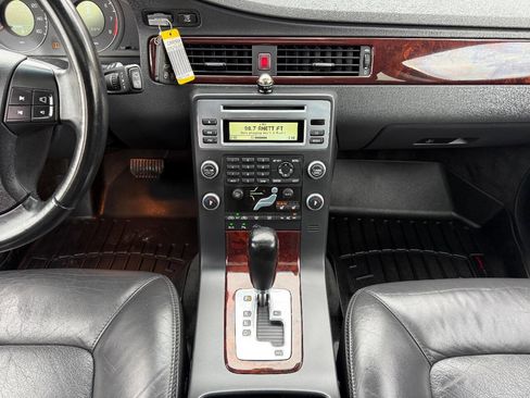 Used 2008 Volvo XC70 3.2 image 22