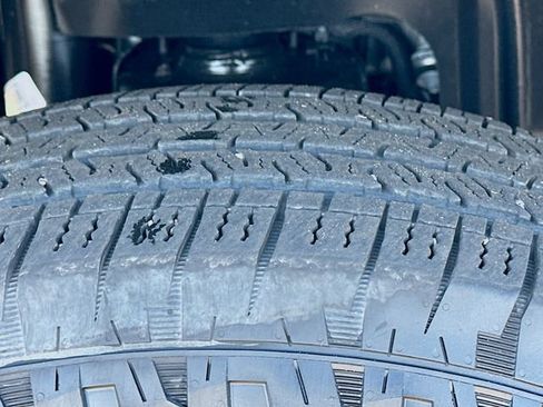 Used 2024 Jeep Wrangler Sport S image 32