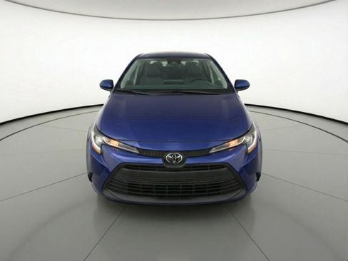 Used 2025 Toyota Corolla LE image 2