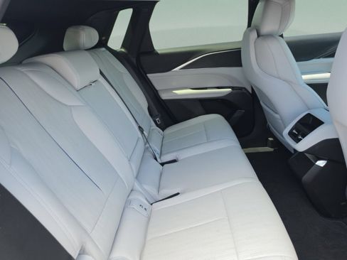 Used 2025 Cadillac Lyriq Luxury w/ LPO, Floor Liner Package AWD/4WD image 25