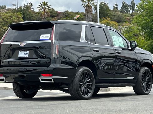 Used 2023 Cadillac Escalade Premium Luxury AWD/4WD image 3