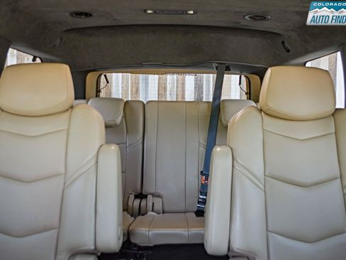 Used 2019 Cadillac Escalade Platinum AWD/4WD image 25