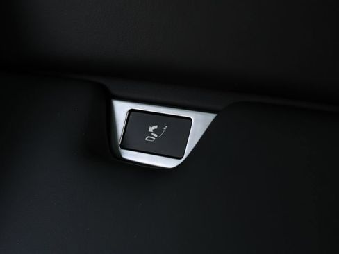 Used 2025 Land Rover Range Rover Autobiography AWD/4WD image 21