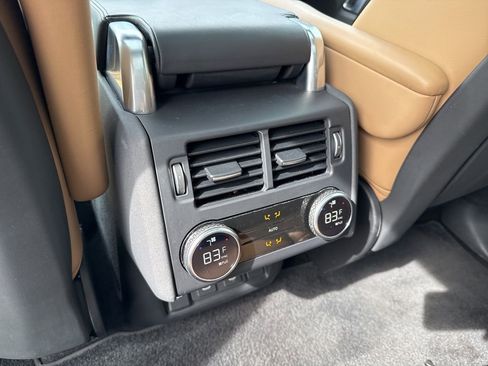 Used 2023 Land Rover Discovery S R-Dynamic image 11