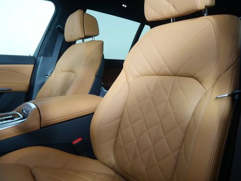 Used 2027 BMW X7 xDrive40i w/ Executive Package AWD/4WD image 10
