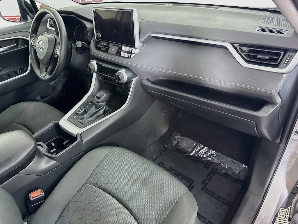 Used 2023 Toyota RAV4 XLE AWD/4WD image 30