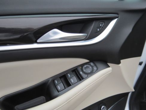 Used 2024 Buick Enclave Essence w/ Experience Buick Package image 18