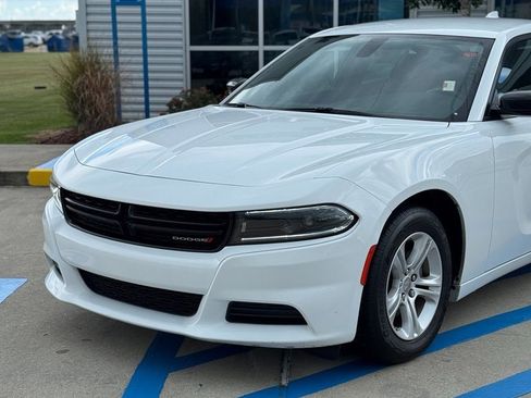 Used 2023 Dodge Charger SXT image 2