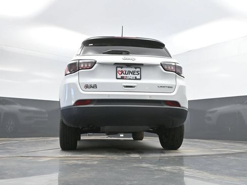 Used 2025 Jeep Compass Limited AWD/4WD image 39