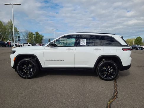 New 2026 Jeep Grand Cherokee Limited AWD/4WD image 11