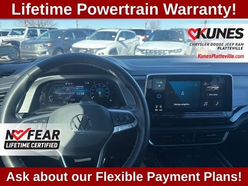 Used 2025 Volkswagen Atlas Cross Sport SE image 18