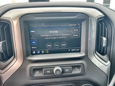 Used 2023 Chevrolet Silverado 2500 Custom w/ Custom Value Package image 18