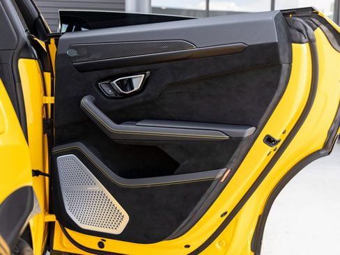 Used 2024 Lamborghini Urus Performante image 43