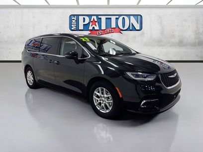 Used 2023 Chrysler Pacifica Touring-L