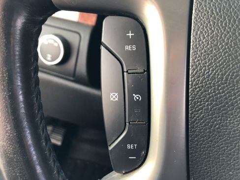 Used 2013 Chevrolet Avalanche LS image 29