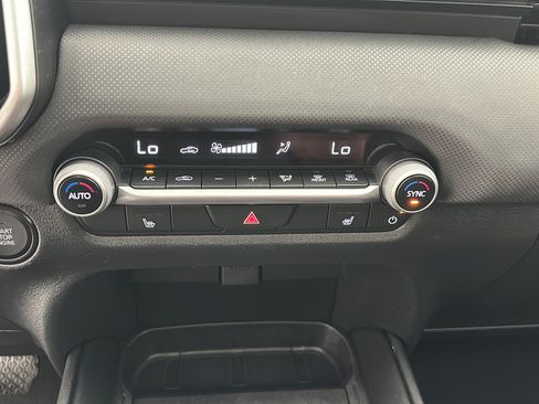 Used 2025 MAZDA CX-50 AWD 2.5 S w/ Premium Package image 18