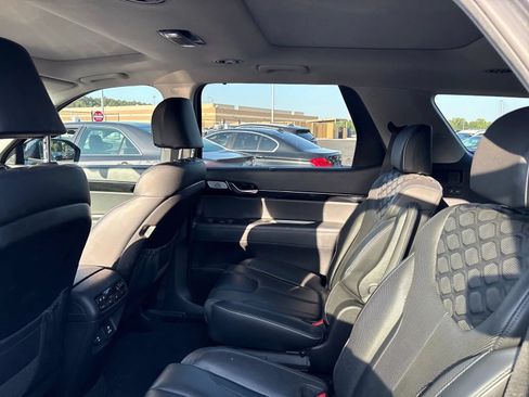 Used 2021 Hyundai Palisade Limited FWD image 5