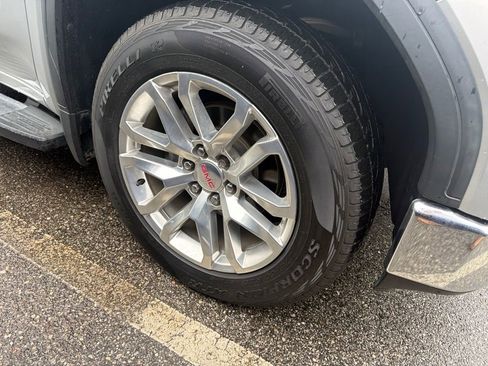 Used 2019 GMC Sierra 1500 SLT w/ SLT Premium Plus Package AWD/4WD image 4