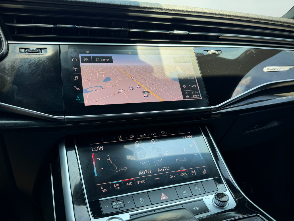 Used 2019 Audi Q8 Premium Plus w/ Premium Plus AWD/4WD image 23