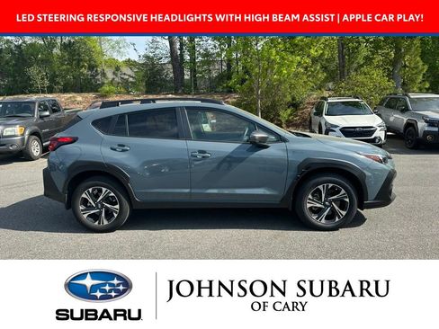 Used 2024 Subaru Crosstrek 2.0i Premium w/ Crosstrek Mirror Package image 3
