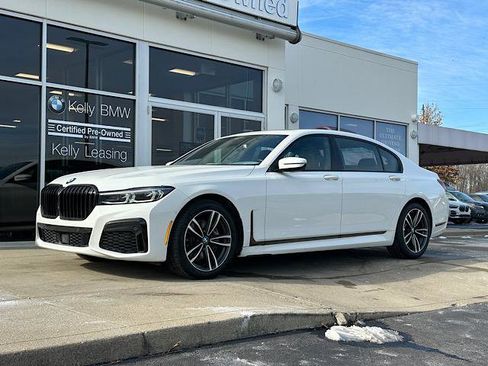 Certified 2022 BMW 740i xDrive w/ M Sport Package image 4