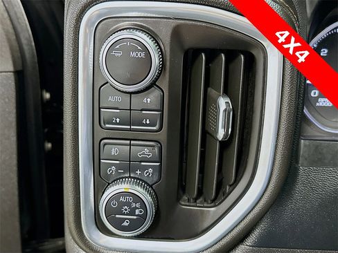 Used 2022 GMC Sierra 2500 AT4 w/ AT4 Preferred Package image 11