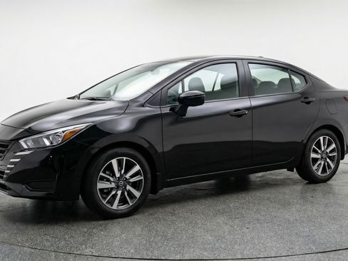 Used 2025 Nissan Versa SV FWD image 3
