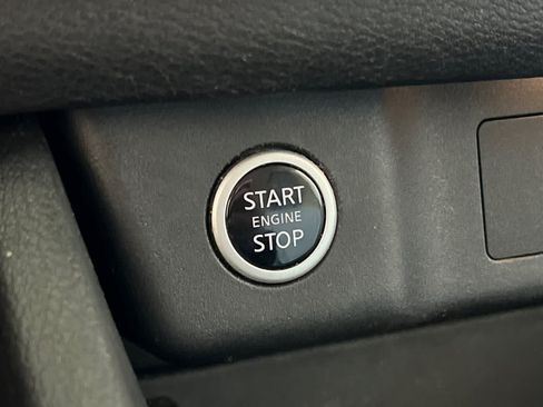 Used 2021 Nissan Rogue SV FWD image 23