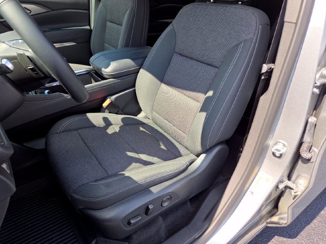 Used 2025 Chevrolet Traverse LT w/ LPO, Floor Liner Package FWD image 24