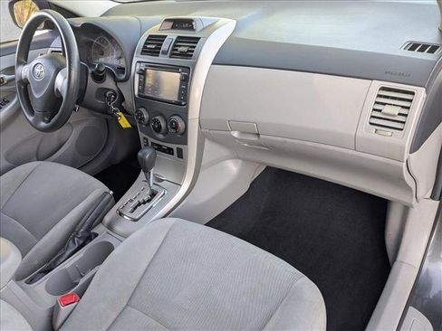 Used 2013 Toyota Corolla LE image 20