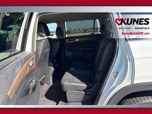 Used 2025 Volkswagen Atlas SE AWD/4WD image 25