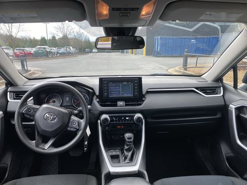 Used 2019 Toyota RAV4 LE image 61