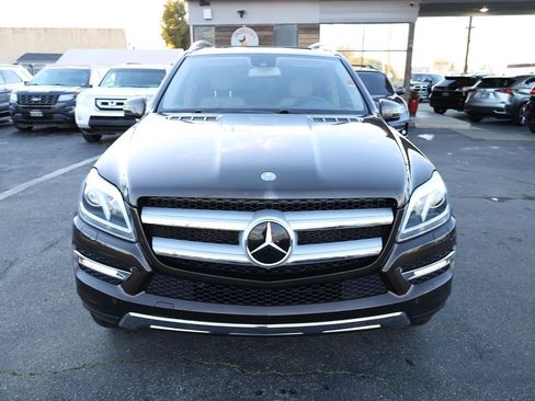 Used 2015 Mercedes-Benz GL 450 4MATIC w/ Driver Assistance Package image 3