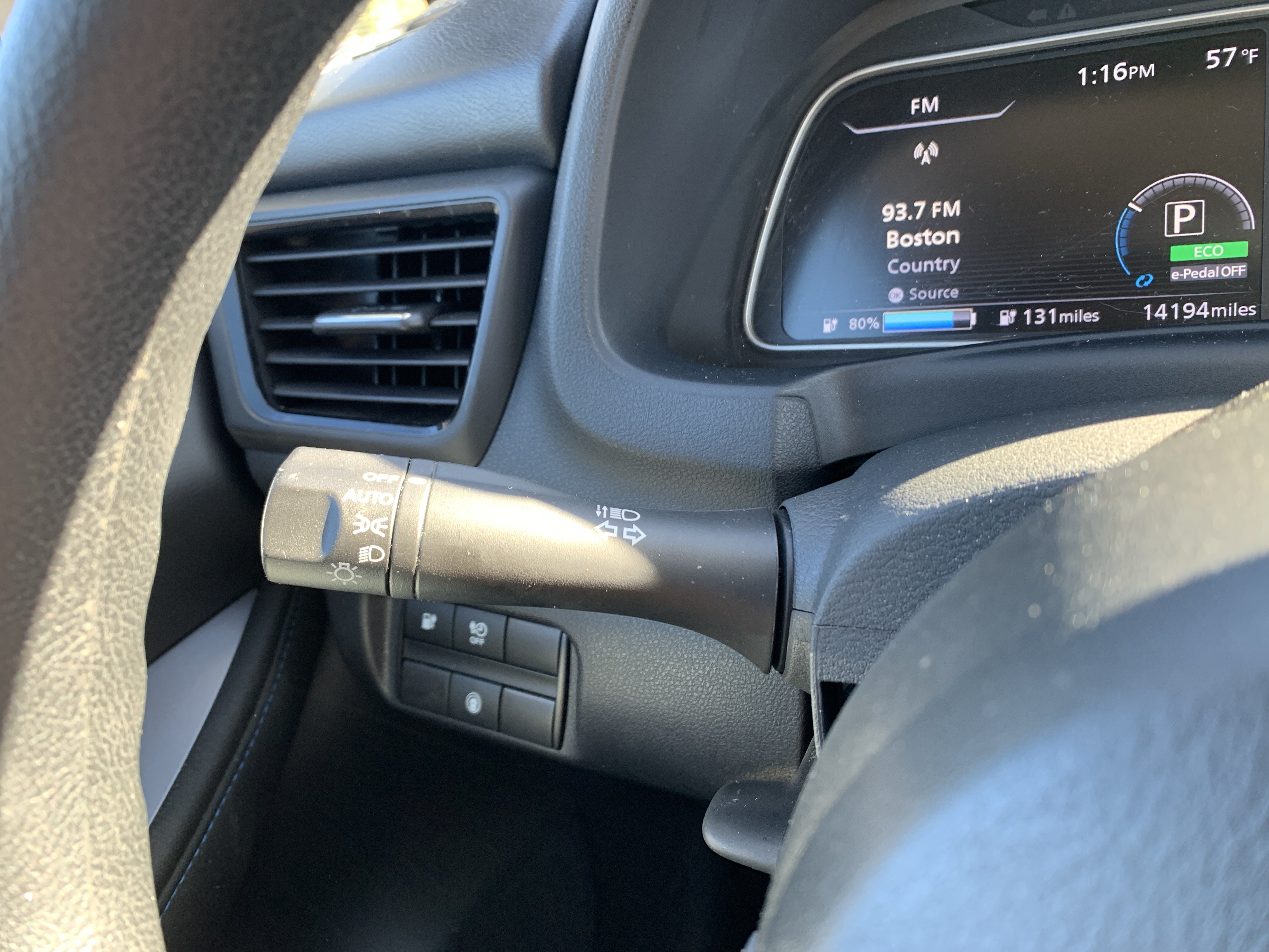 Used 2025 Nissan Leaf S FWD image 25