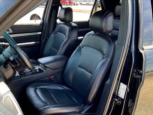 Used 2017 Ford Explorer Sport image 7