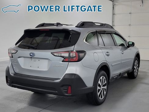 Used 2022 Subaru Outback Premium image 9
