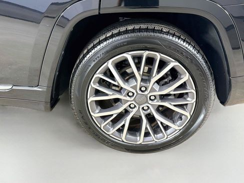 Used 2023 Jeep Grand Cherokee L Summit AWD/4WD image 32