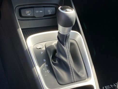 New 2026 Hyundai Venue SE FWD image 19