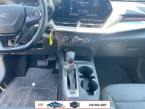Certified 2024 Chevrolet Trax RS FWD image 12