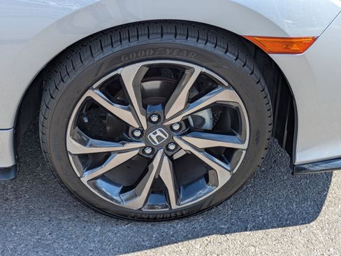 Used 2017 Honda Civic Sport image 12