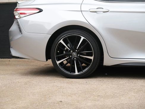 Used 2020 Toyota Camry XSE image 12