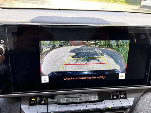 Used 2025 Toyota Camry XLE FWD image 13