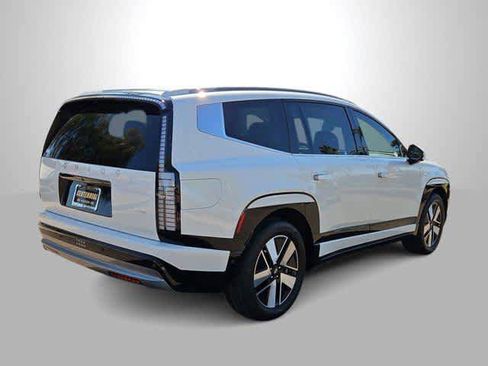 New 2026 Hyundai Ioniq 9 SEL image 8