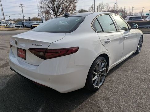 Certified 2022 Alfa Romeo Giulia Ti image 6